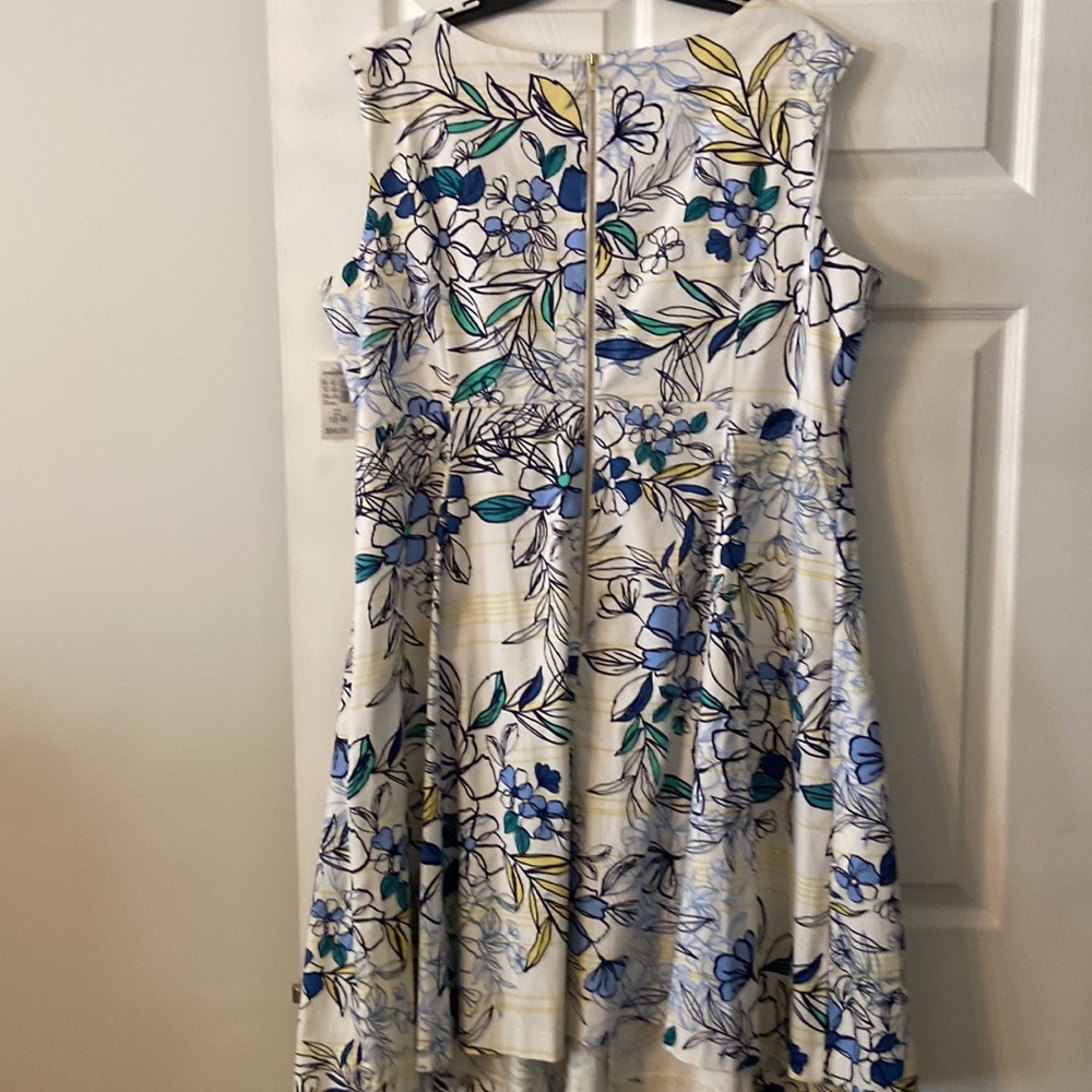 DRESSBARN Floral Blue and White Dress size 18 brand new length 38” bust 44”. - Picture 6 of 12